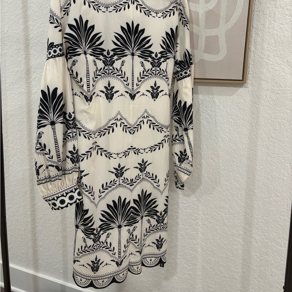 Commense Black and Cream Floral Long Sleeve Dress - Picture 5 of 8